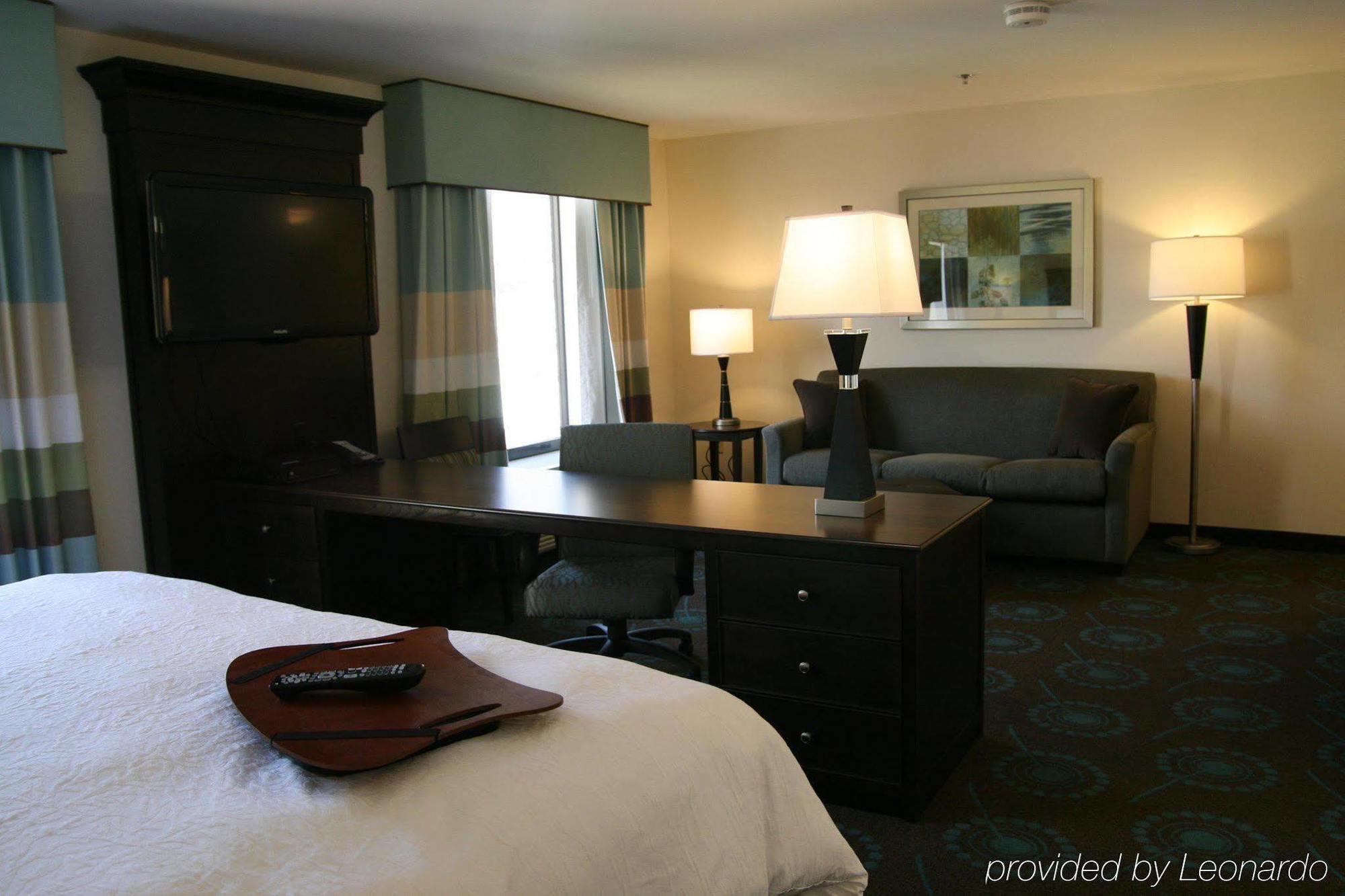 Hampton Inn & Suites Wilder Room photo